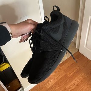 Nike rosche black